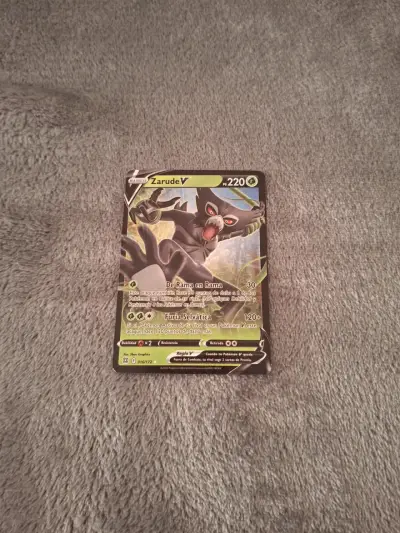 Cartas Pokémon V Zarude, Machamp y Heatran - miniatura 1