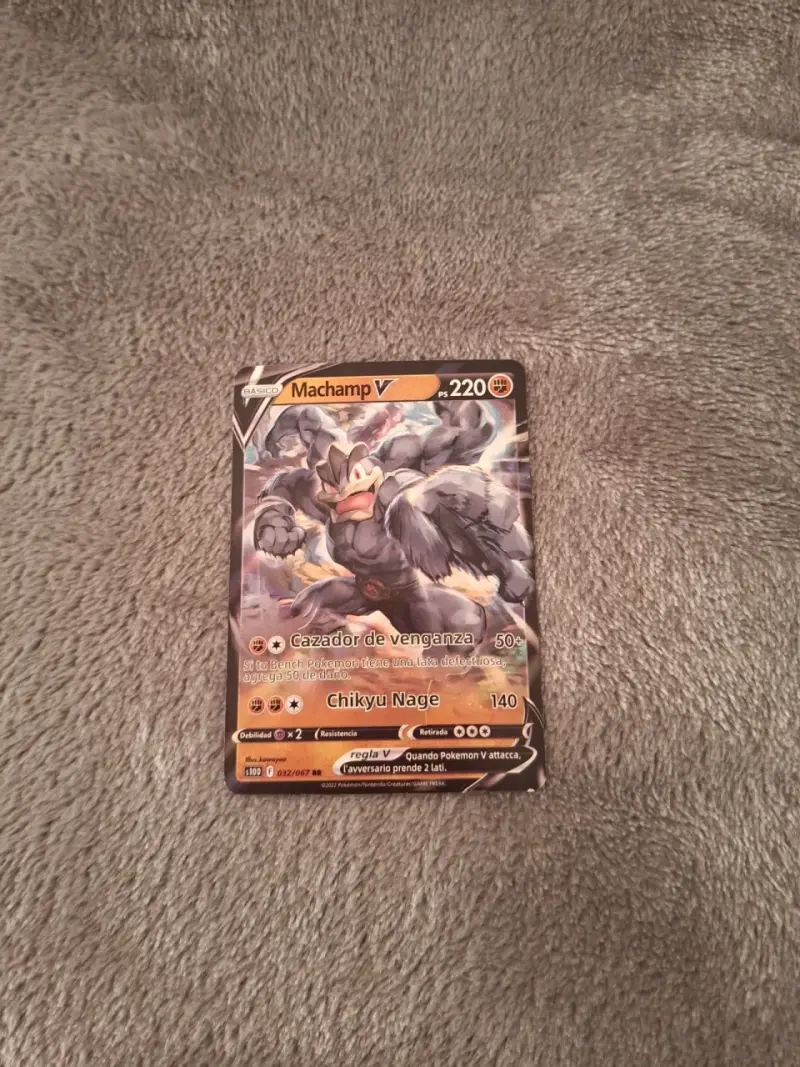 Cartas Pokémon V Zarude, Machamp y Heatran - 2