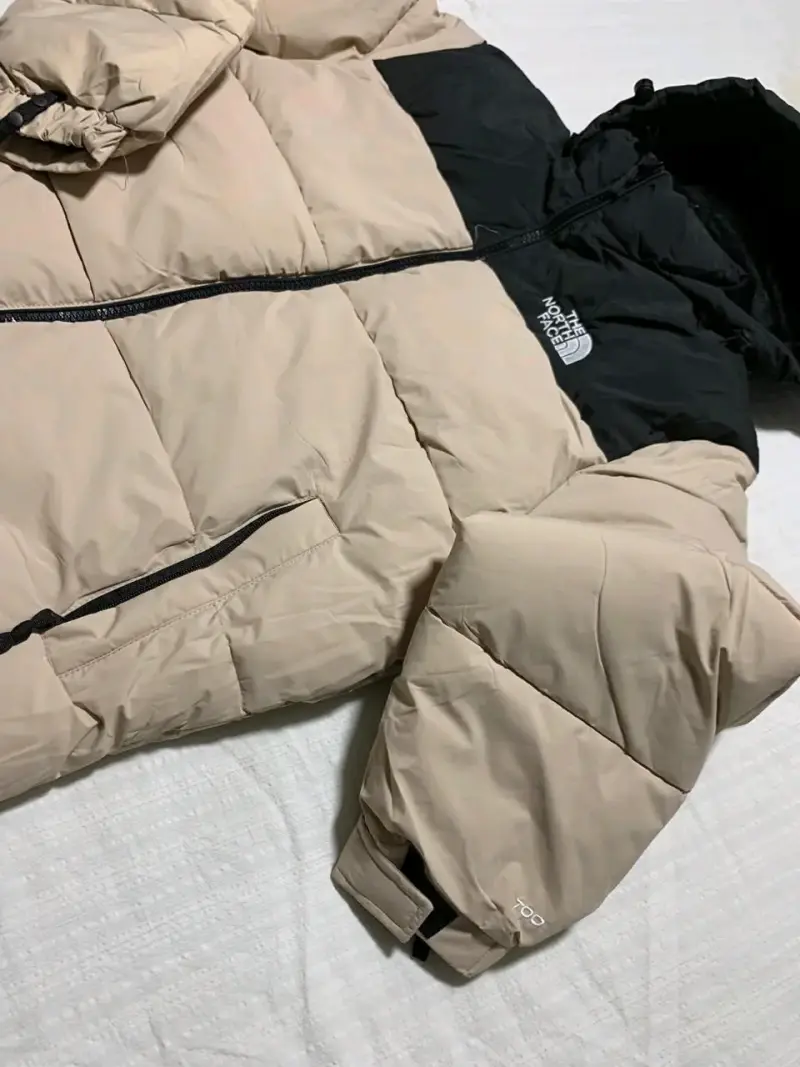 Chaqueta acolchada The North Face beige y negra - 1