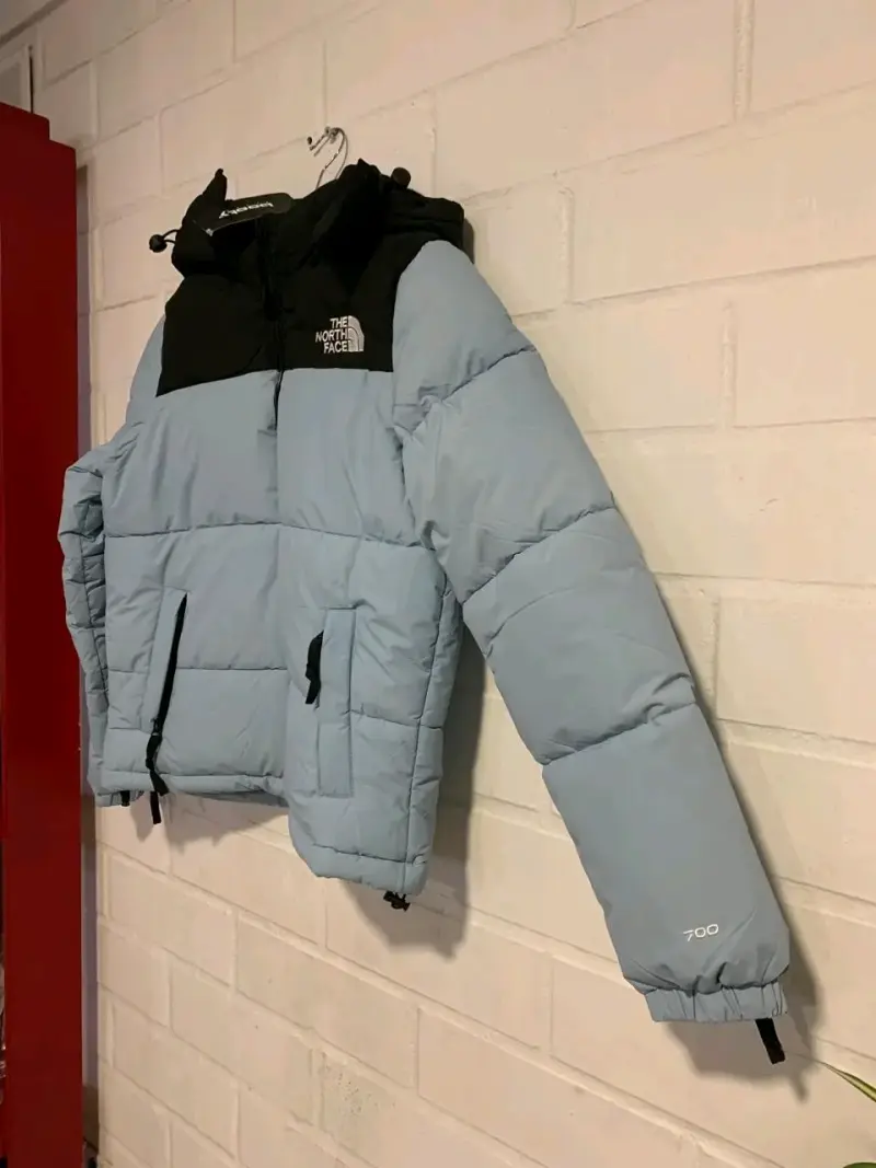 Chaqueta The North Face azul claro con capucha - 2