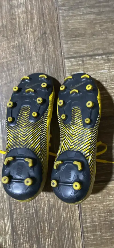 Zapatillas de fútbol Nike amarillas para niños - miniatura 2