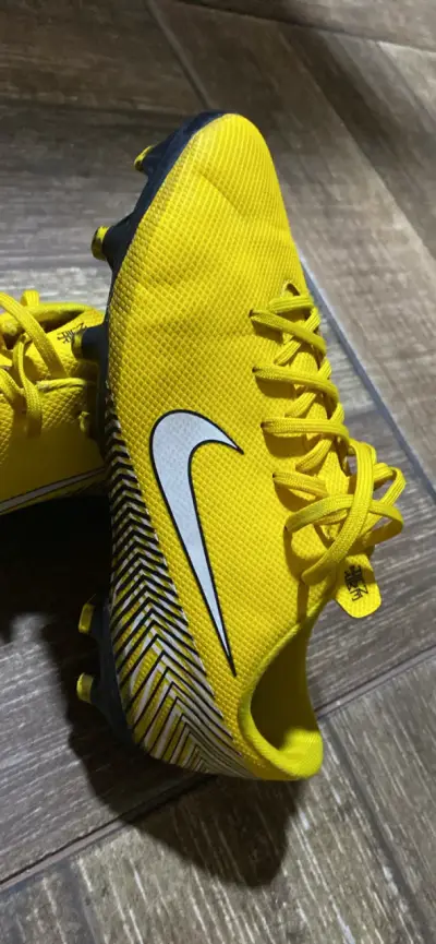 Zapatillas de fútbol Nike amarillas para niños - miniatura 4