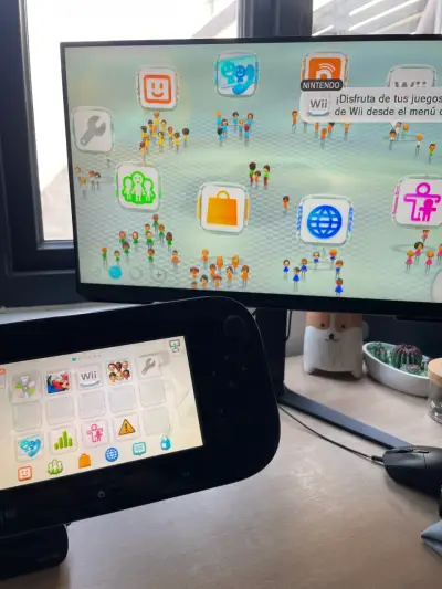 Consola Nintendo Wii U con GamePad - miniatura 1