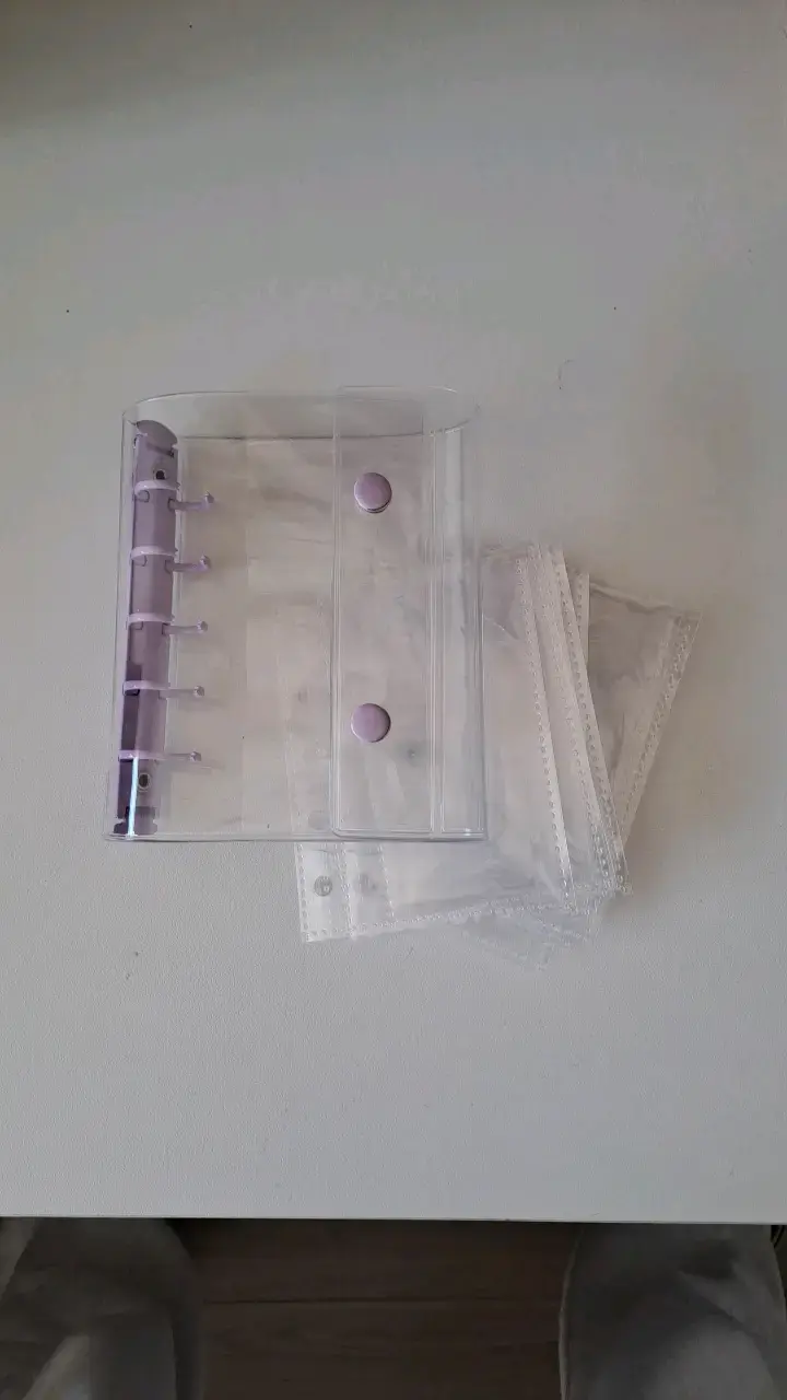 Archivador pequeño color morado