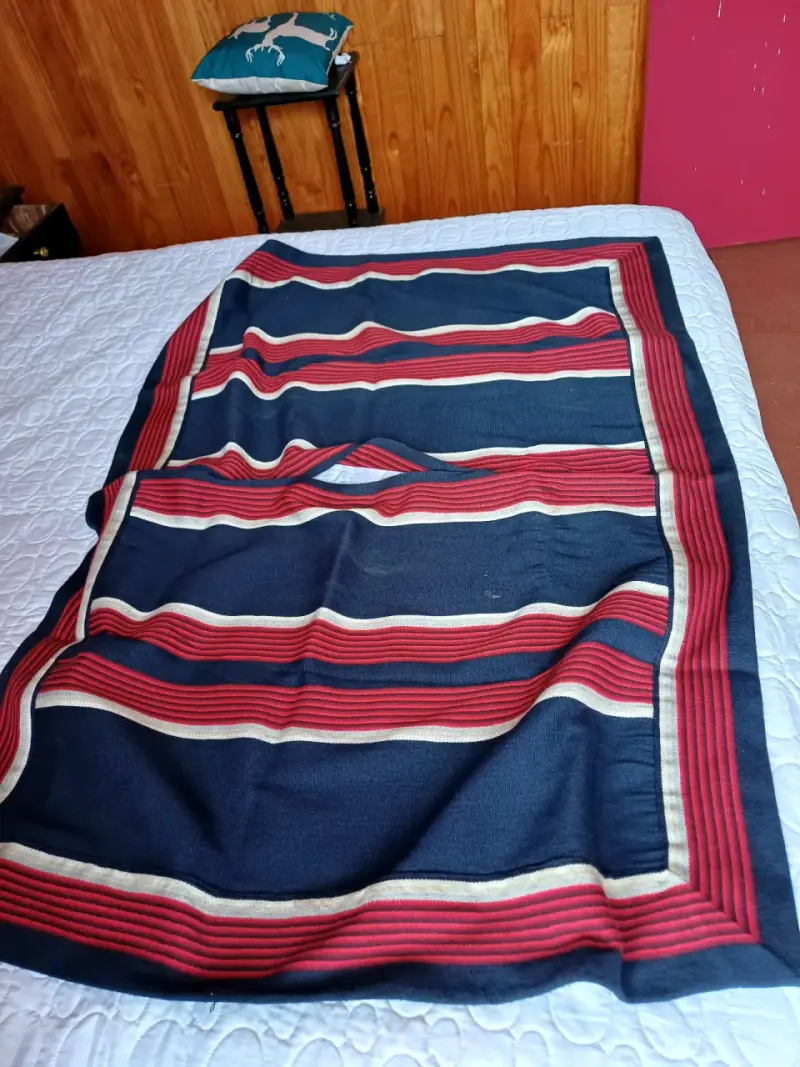 Mannta de huaso a rayas azul y rojo - 2