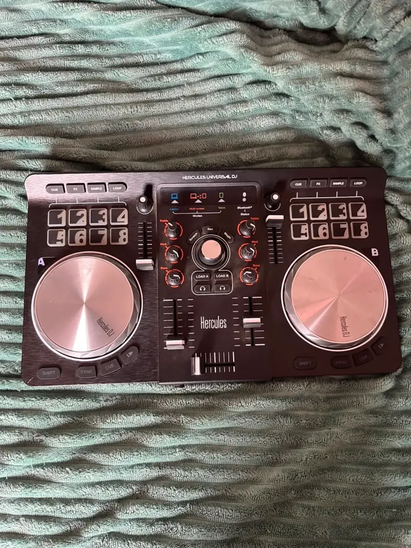Controlador DJ Hercules Universal con Jog Wheels - 2