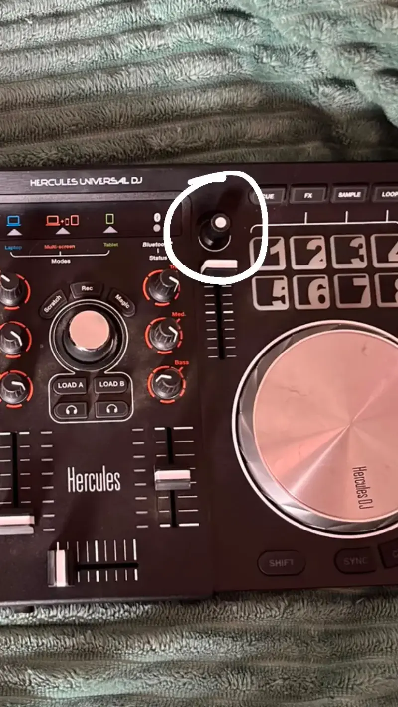 Controlador DJ Hercules Universal con Jog Wheels - 4