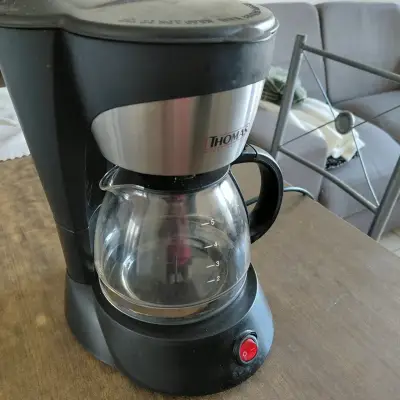 Cafetera Thomas de filtro con jarra de vidrio - miniatura 1