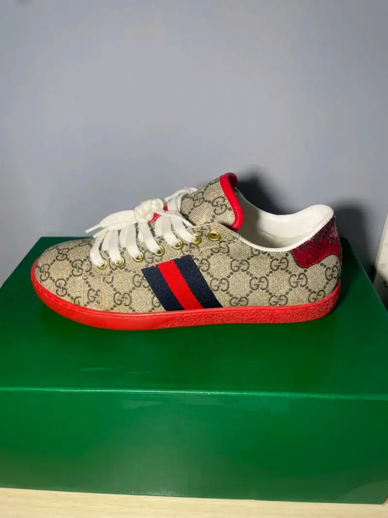 Zapatillas Gucci para niños con diseño clásico - 2
