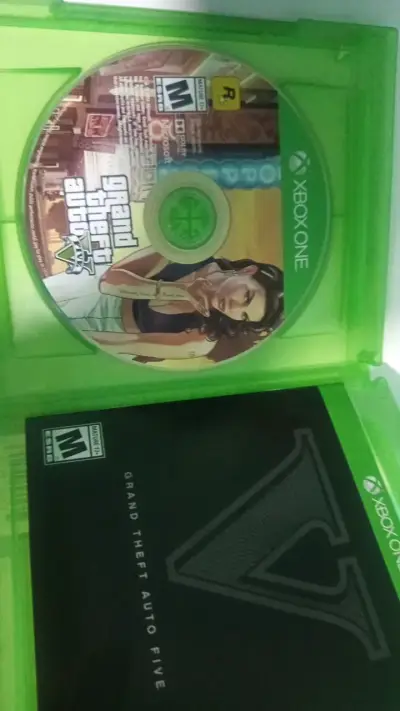 Juego Grand Theft Auto V para Xbox One - miniatura 2