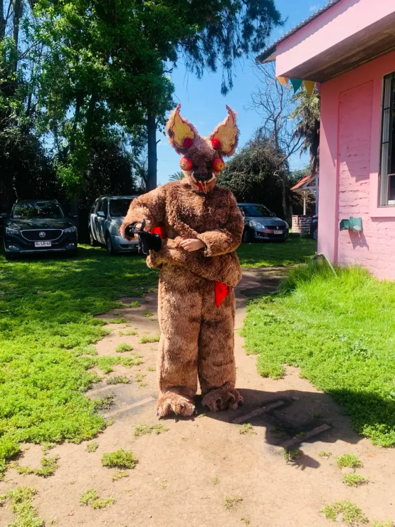 La Tirana, Traje de oso - 2