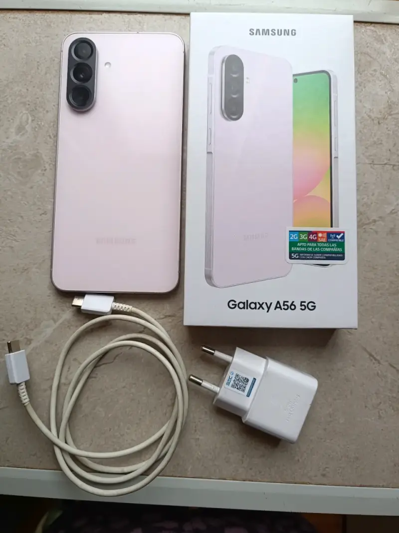 Samsung Galaxy A56 5G con cargador y caja - 1