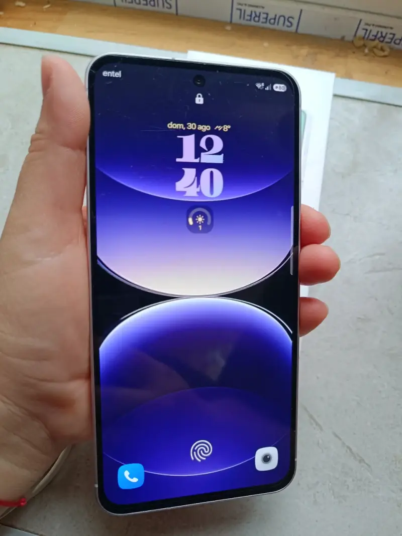 Samsung Galaxy A56 5G con cargador y caja - 4