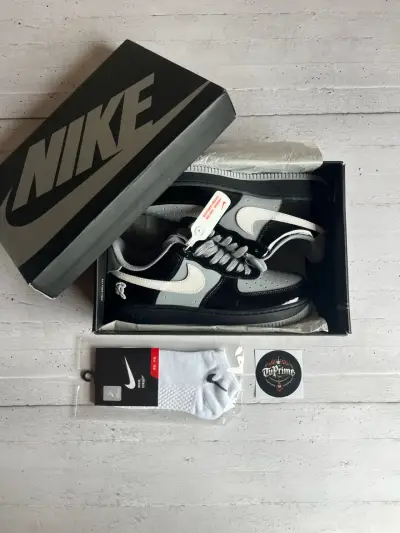 Zapatillas Nike Air Force 1 negras y grises - miniatura 1