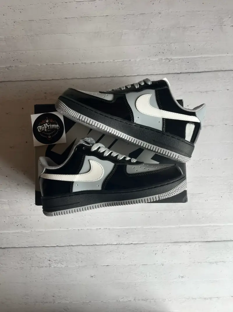Zapatillas Nike Air Force 1 negras y grises - 3