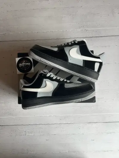 Zapatillas Nike Air Force 1 negras y grises - miniatura 3