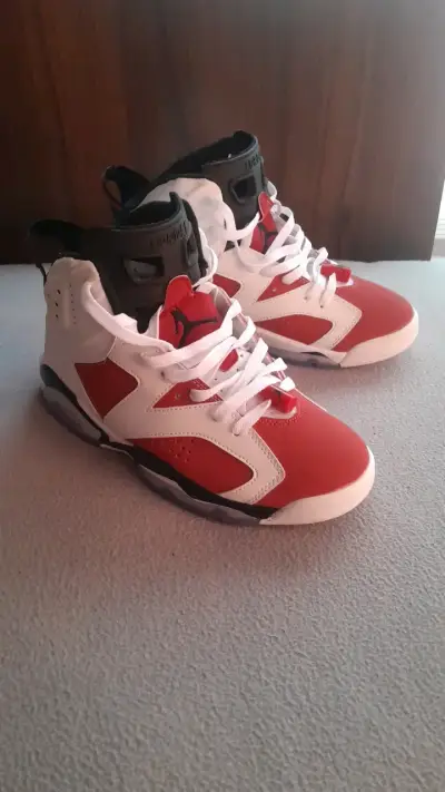 Zapatillas Nike Air Jordan Retro Rojas - miniatura 1