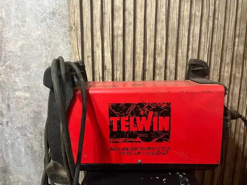 Soldadora Telwin Advance 227 MV/PFC - 2