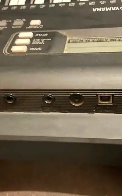 Teclado Yamaha PSR-E363 con funciones avanzadas - miniatura 3