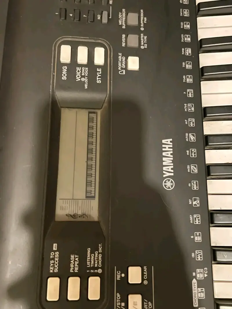 Teclado Yamaha PSR-E363 con funciones avanzadas - 4
