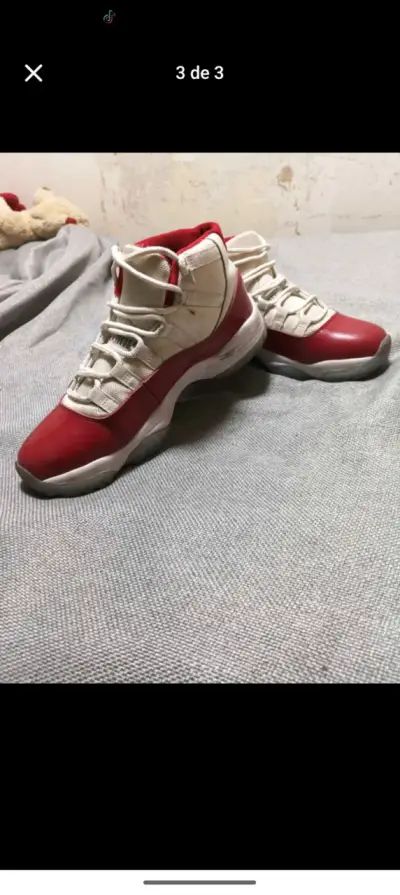 Zapatillas deportivas rojas y blancas para hombre - miniatura 1