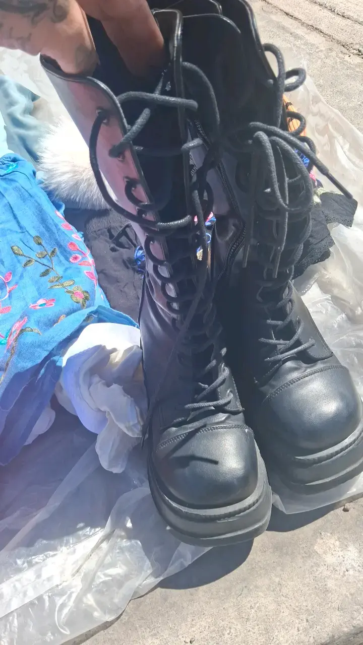 Botas negras de cuero con cordones - 3
