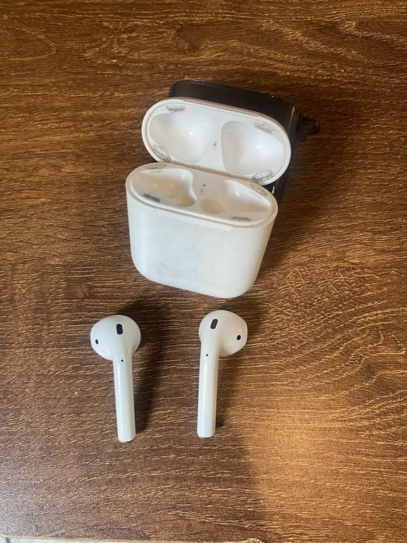 Audífonos inalámbricos con estuche de carga - 4