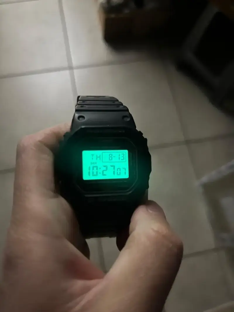 Reloj Casio G-Shock DW-5600E Resistente al Agua - 2