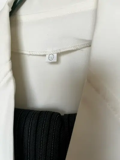 Traje huaso  chaqueta y pantalón blanco y negro - miniatura 3