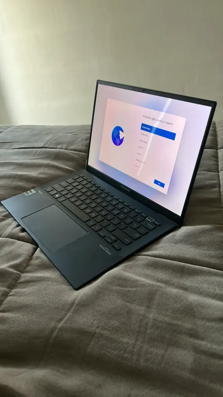 Notebook ASUS Zenbook Q409Z i5 256GB QLED 2.8K - 2