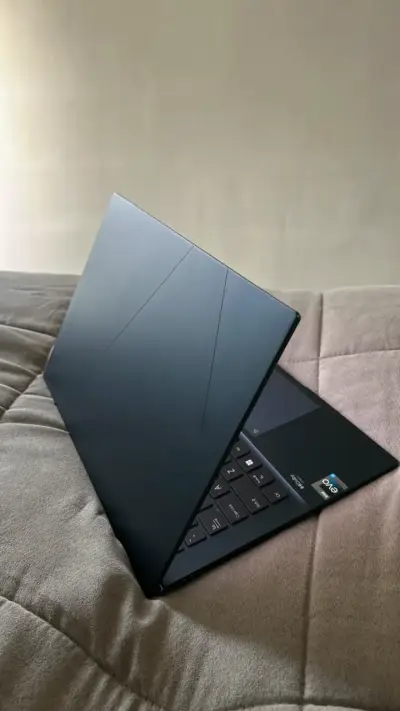 Notebook ASUS Zenbook Q409Z i5 256GB QLED 2.8K - miniatura 4