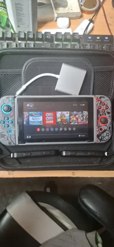 Consola portátil con mandos personalizados - miniatura 1