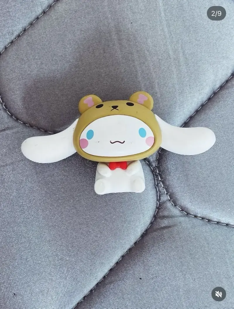 Figura de colección Cinnamoroll con disfraz de oso
