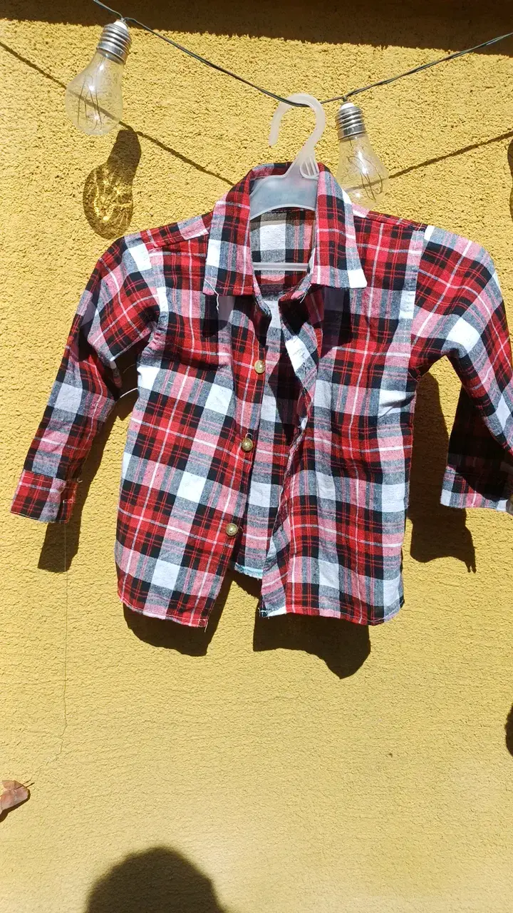 Camisa a cuadros para niño en tonos rojos