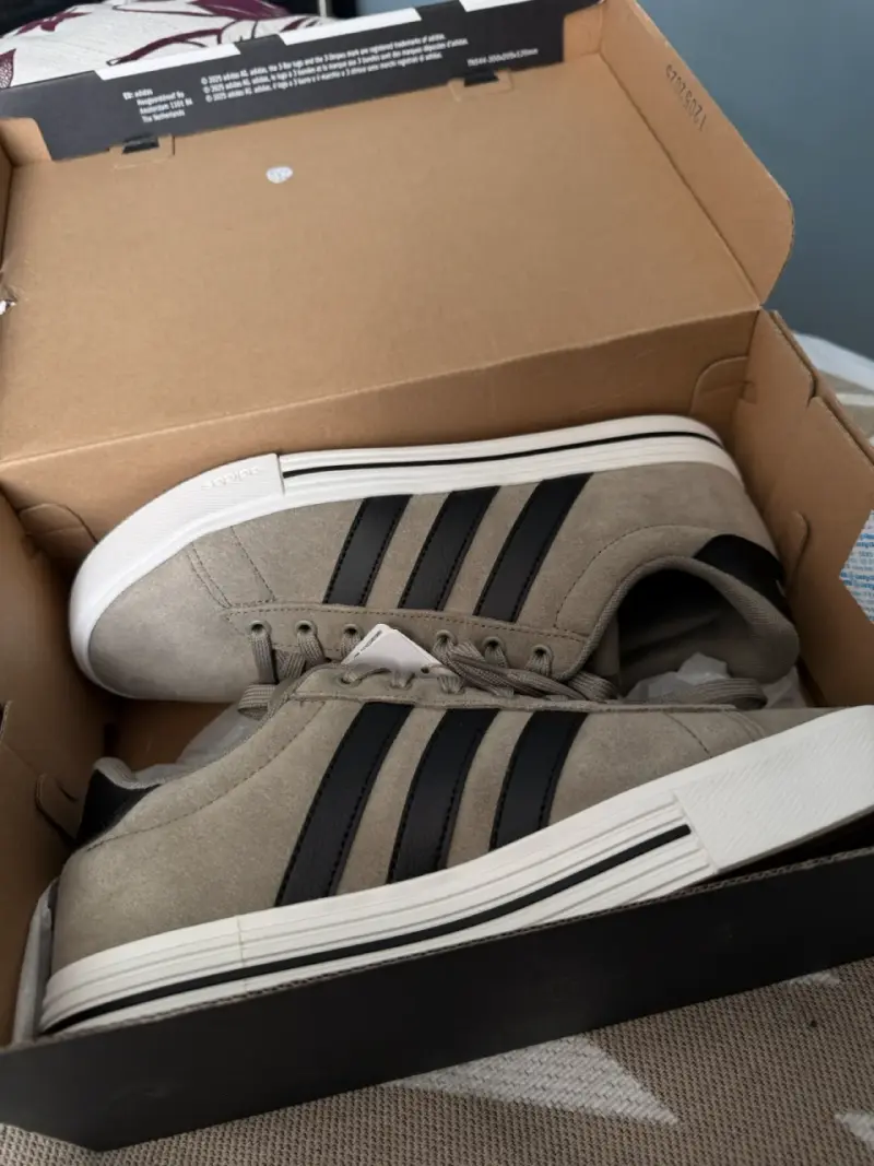 Zapatillas Adidas Daily 4.0 beige y negras - 5