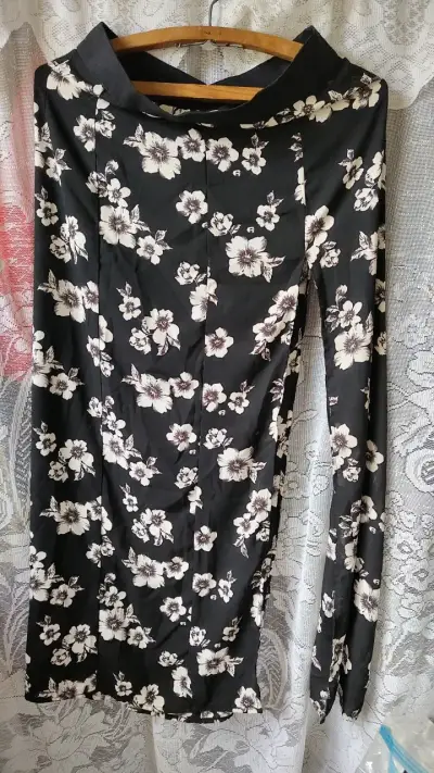 Pantalones negros de mujer en buen estado - miniatura 4