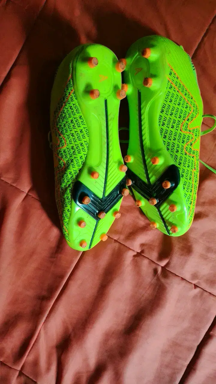 Zapatillas de fútbol Nike verdes con tacos - 2