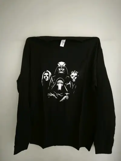 Polera negra manga larga con diseño starvwars - miniatura 1