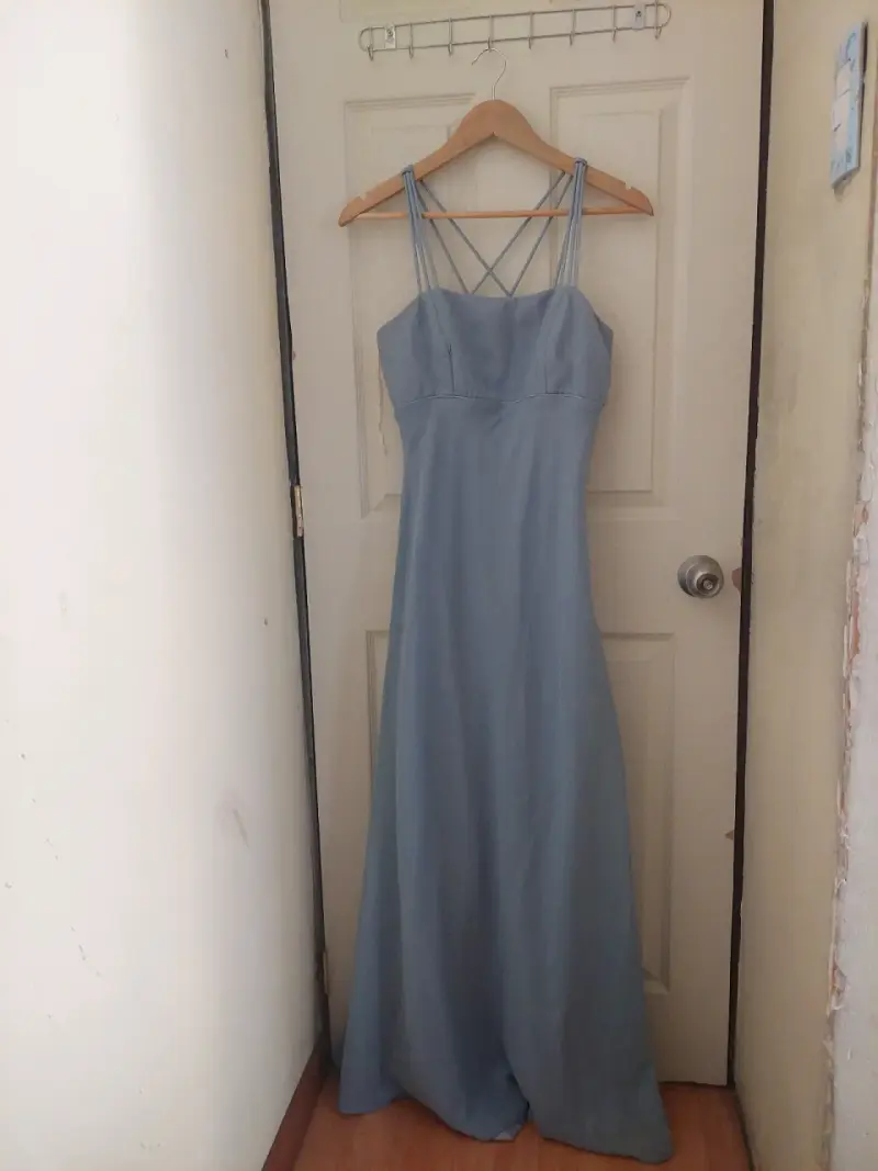 Vestido largo azul lavanda con tirantes cruz - 1