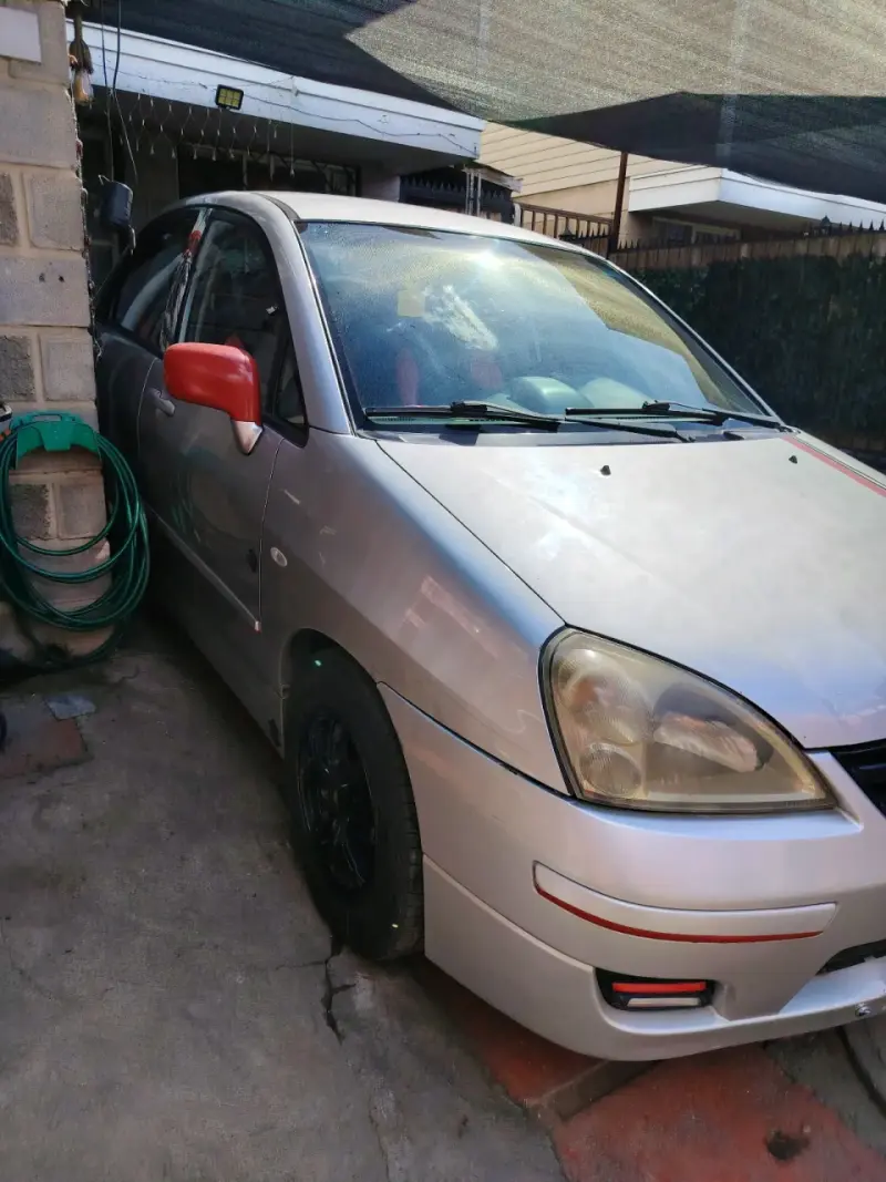 Auto Suzuki Aerio 2006 en buen estado - 3