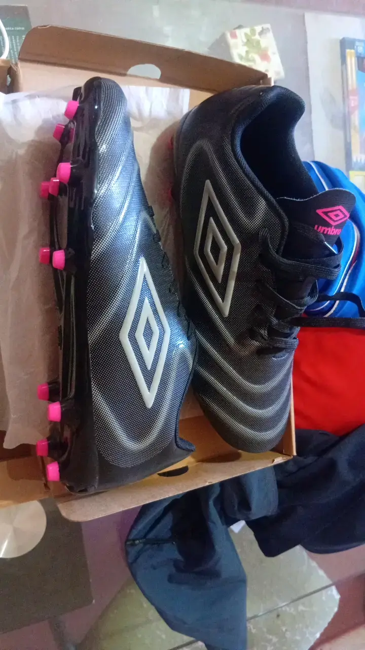 Botines de fútbol Umbro Toccare V FG negros - 1