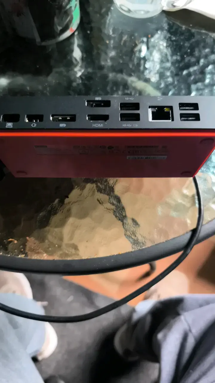 Docking Station Lenovo ThinkPad con múltiples puertos - 2