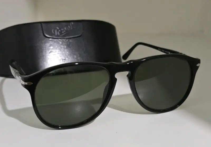 Gafas de Sol Persol Negras Clásicas - 1