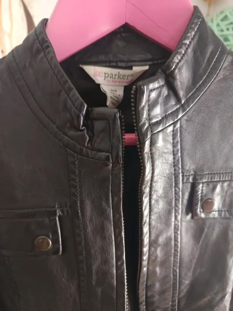Chaqueta de cuero sintético negra para niña - 2