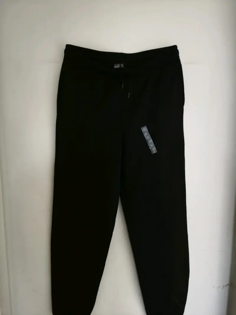 Pantalones deportivos negros talla 16