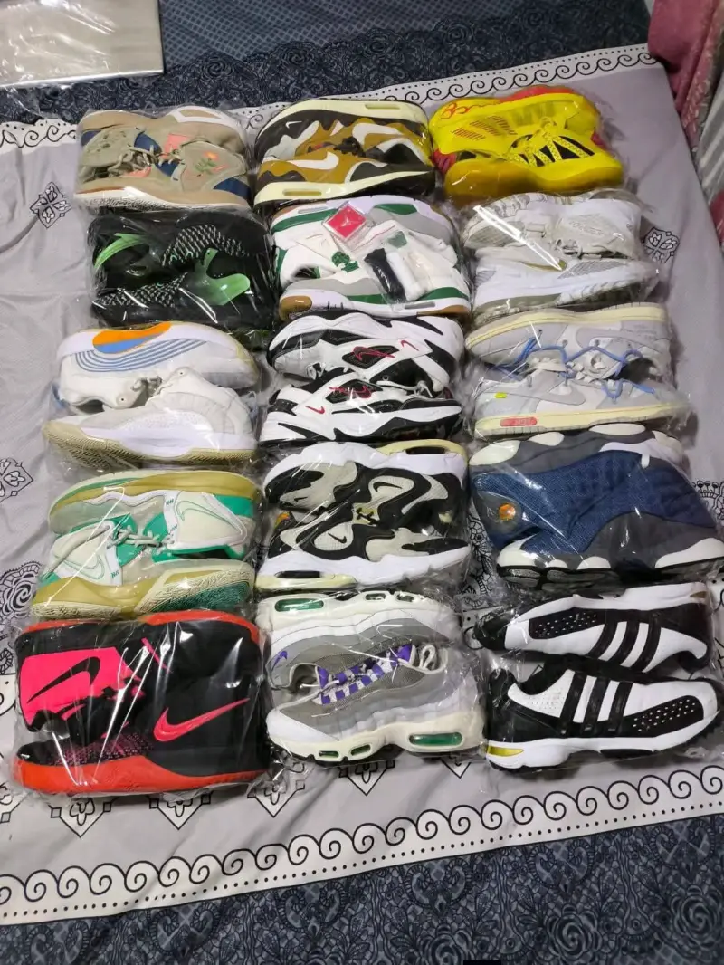 Lote de zapatillas deportivas Adidas y Nike - 3