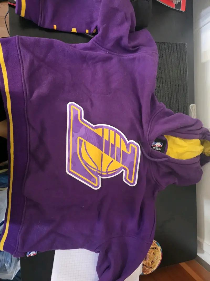 Polerón NBA Lakers morado con capucha - 1