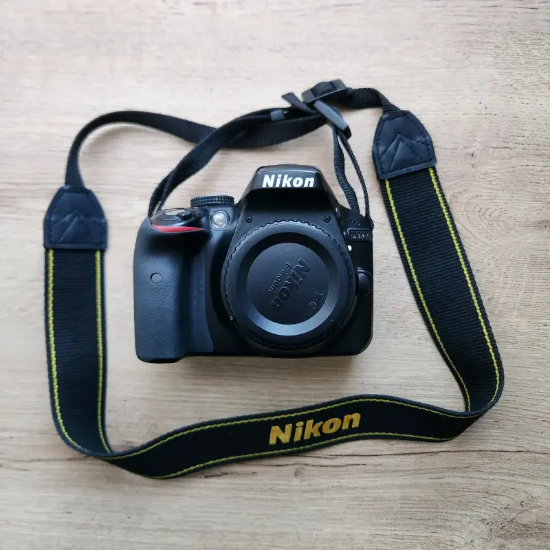 Cámara Nikon D3300 con lentes y accesorios - 2