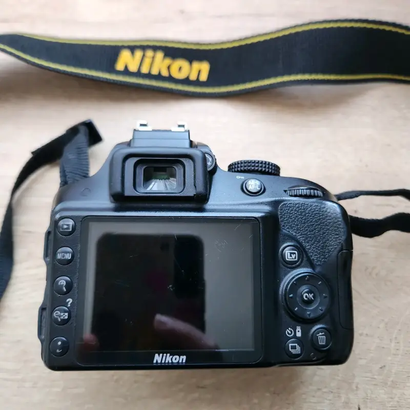 Cámara Nikon D3300 con lentes y accesorios - 3