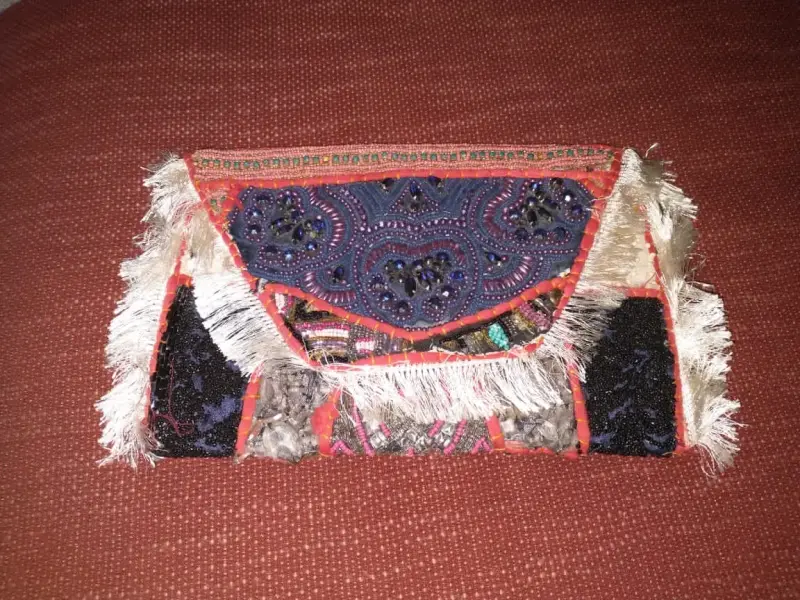 Carteras bohemias bordadas a mano con diseño étnico - 2